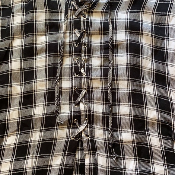 Express lace up flannel - Picture 2 of 4